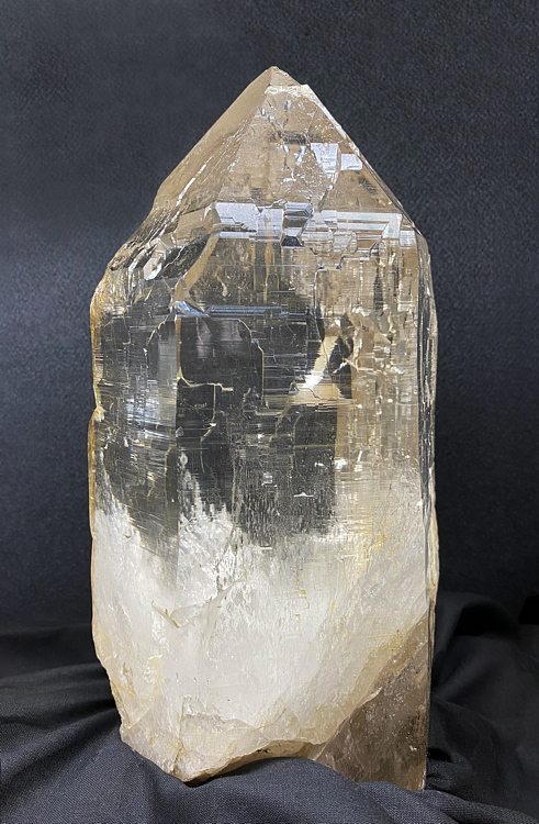 grosse klare Quarzspitze| H=35cm , Fundort: Obersulzbachtal; Finder: Dominik Gruber